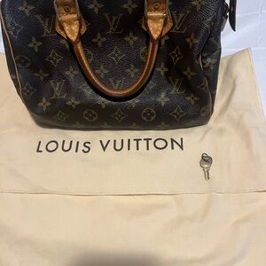 Authentic Louis Vuitton Monogram Speedy 25